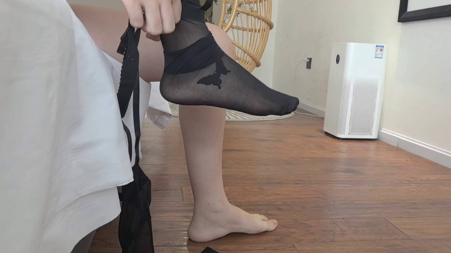 FXX 训犬师 论黑丝双马尾母狗的绝对服从性 口含内置假Y狗头口塞入口 犬奴TJ 爬行 舔肤 震动 内入抽查进出强高