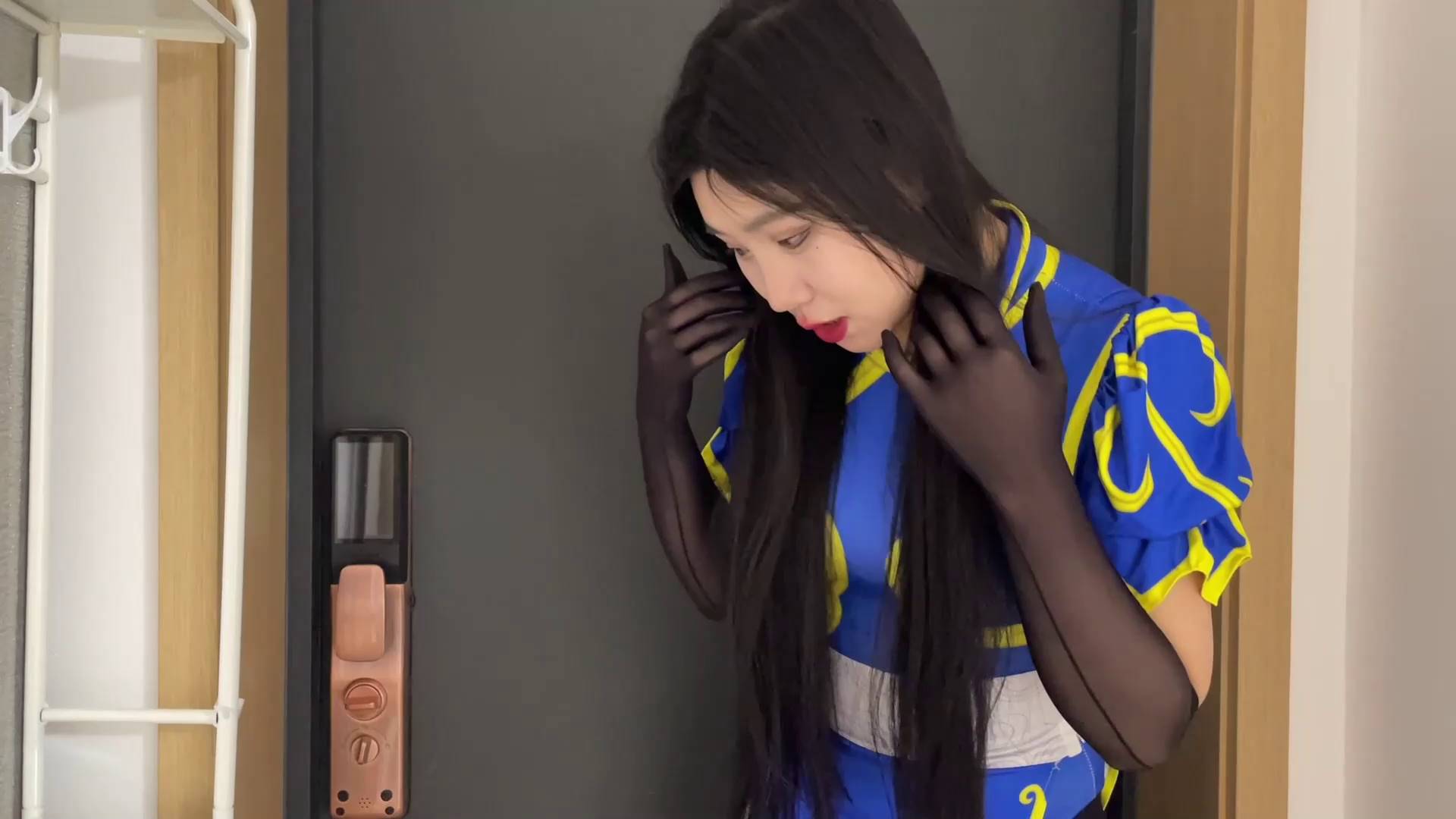 云雀原创 丝袜小偷与女主人的气味责放置调教