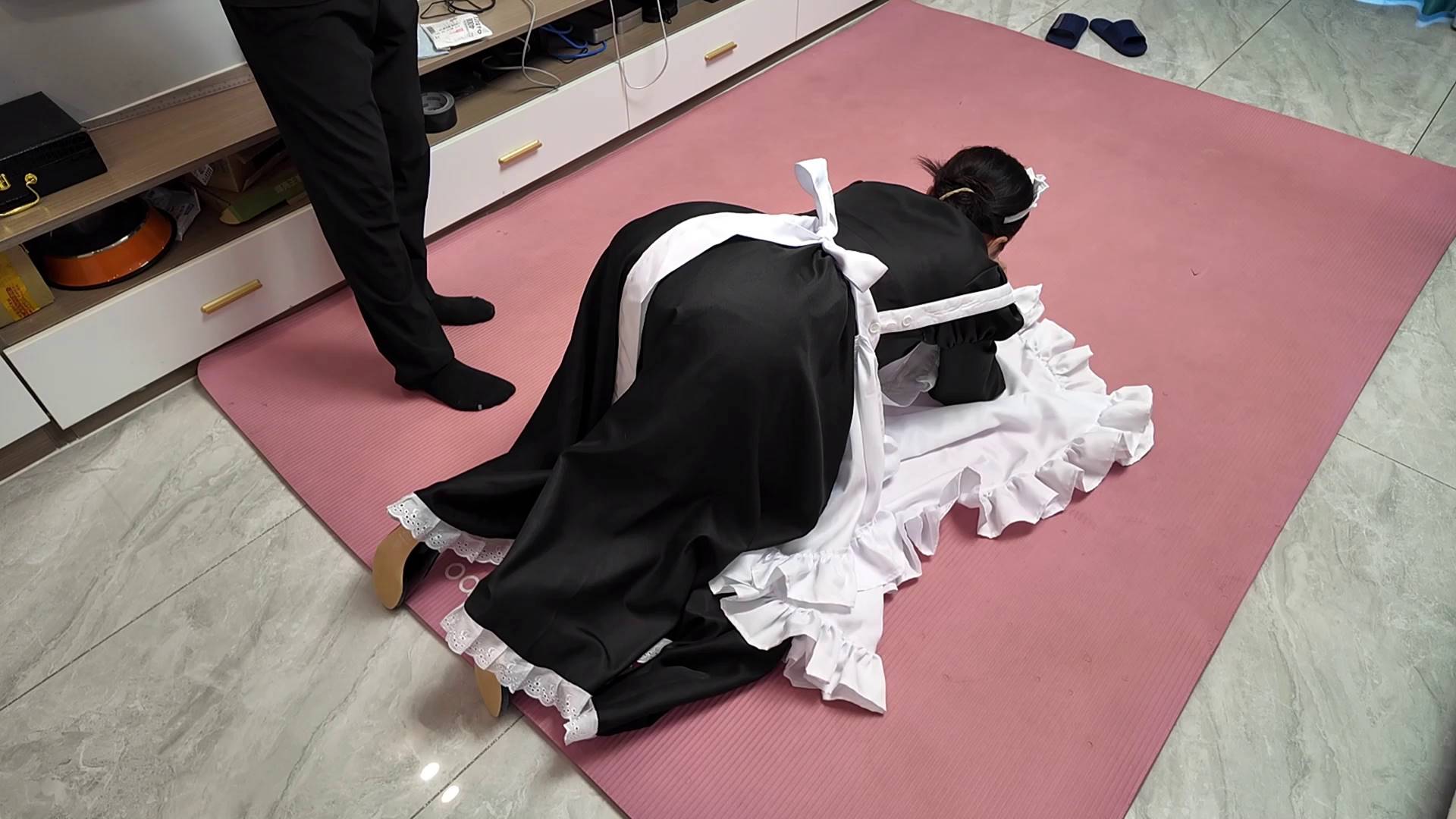 李大侠原创 绑架人妻之白丝女仆三